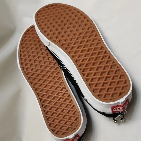 Vans × Ashley Williams Black and White Tetlxt Printed Laces Sneakers (W Size 8)