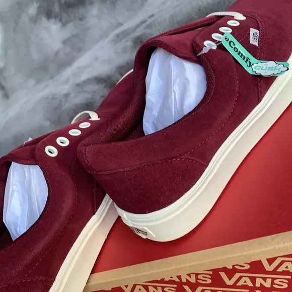 VANS COMFYCUSH ERA FRESHMAN PORT ROYAL/MARSHMALLOM WMNS Sneakers