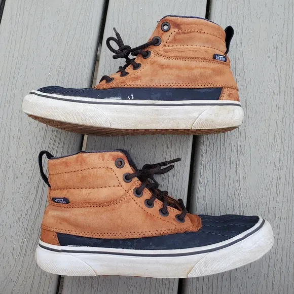 Vans | M5.5/W7 | Brown/Navy Sk8-Hi Del Pato MTE Winter Duck Sneakerboots