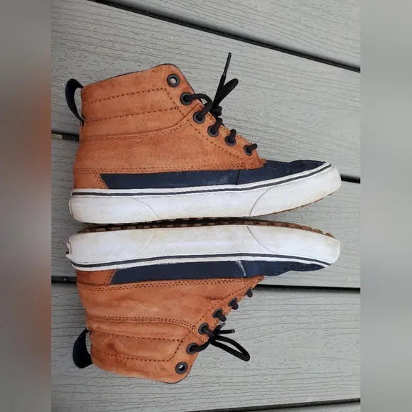 Vans | M5.5/W7 | Brown/Navy Sk8-Hi Del Pato MTE Winter Duck Sneakerboots