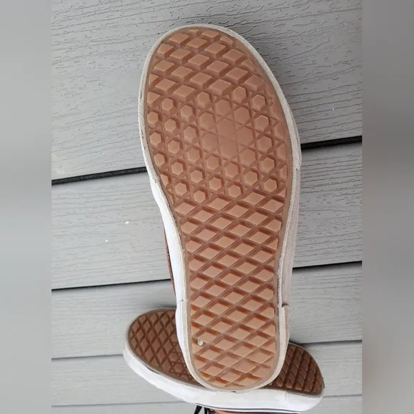 Vans | M5.5/W7 | Brown/Navy Sk8-Hi Del Pato MTE Winter Duck Sneakerboots