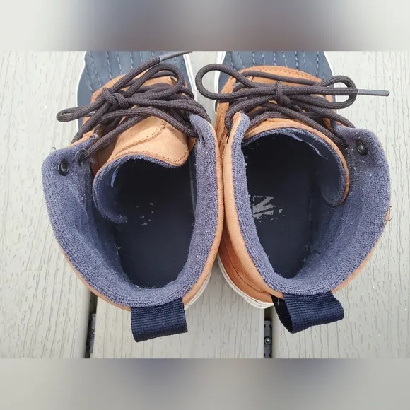 Vans | M5.5/W7 | Brown/Navy Sk8-Hi Del Pato MTE Winter Duck Sneakerboots
