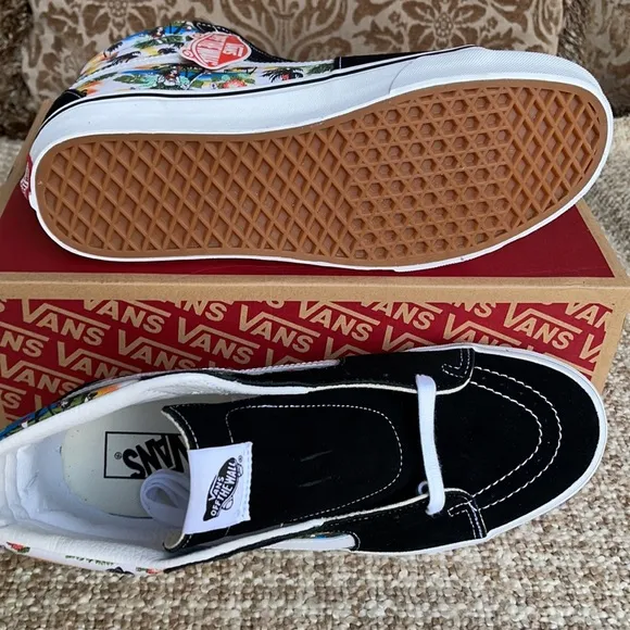 Vans Men’s Sk8-Hi ALOHA Black/True White Sneakers