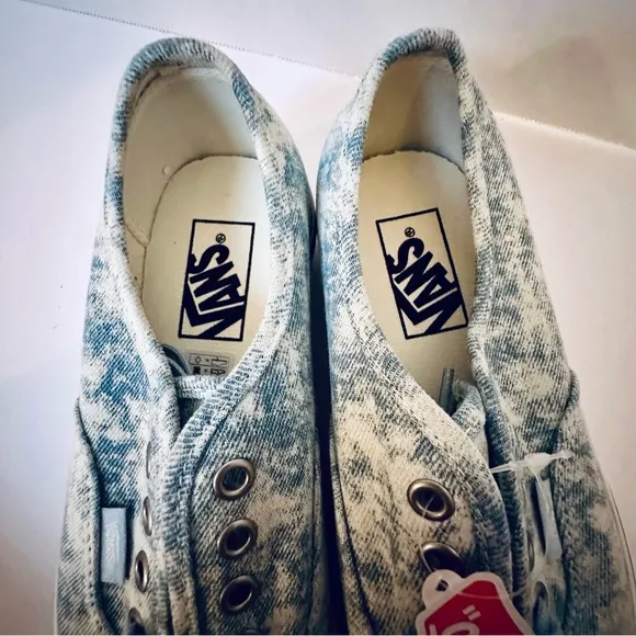 VANS Tennis Shoes Denim Destroy Winter Sky Low Top Sz 6 Men’s 7.5 Women’s NWBox