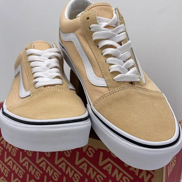 Vans WMNS Beige White Sneakers Old SkoolColor Theory Honey PeachVN0007NTBLP