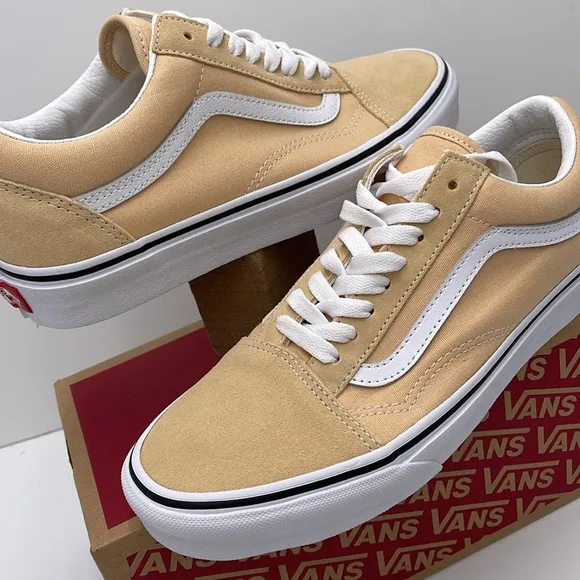 Vans WMNS Beige White Sneakers Old SkoolColor Theory Honey PeachVN0007NTBLP