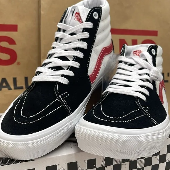 Vans Women’s Skate Sk8-HiAthletic Black/RedVN0A5FCC458 Sneakers