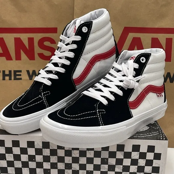 Vans Women’s Skate Sk8-HiAthletic Black/RedVN0A5FCC458 Sneakers