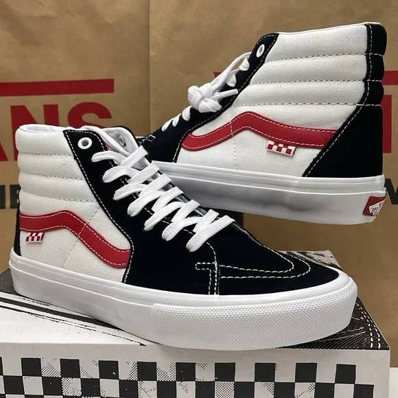 Vans Women’s Skate Sk8-HiAthletic Black/RedVN0A5FCC458 Sneakers