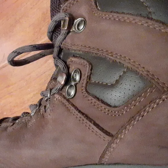 Vasque  Goretex Brown Waterproof Hiking Boots Children Sz 6