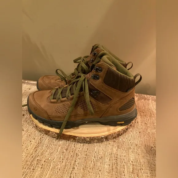 Vasque Talus AT UltraDry Men's Hiking Boots, Dark Earth/Avocado 11.5 Vibram