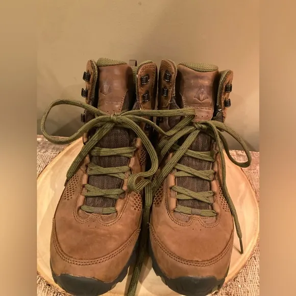 Vasque Talus AT UltraDry Men's Hiking Boots, Dark Earth/Avocado 11.5 Vibram
