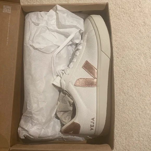 Veja Women's White and Pink Sneakers