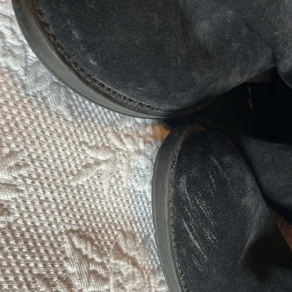 Vera Wang Lavender black suede boots