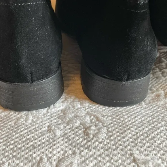 Vera Wang Lavender black suede boots