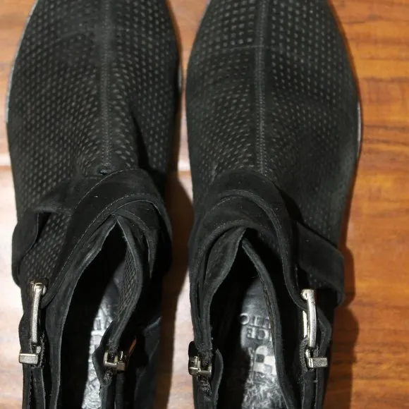 Vince Camuto Black Perforated Suede Ankle boots 36 6