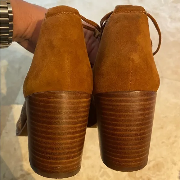 Vince Camuto brown leather suede sandals