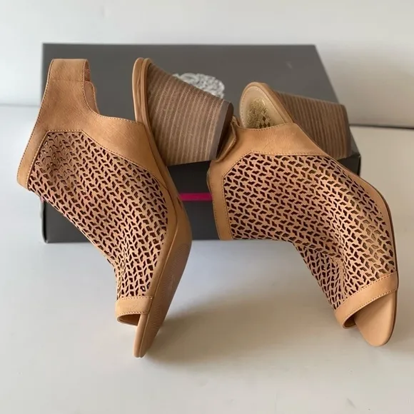 Vince Camuto Nude Wedge Sandal Platform Block Heels Dastana, Sz 11M