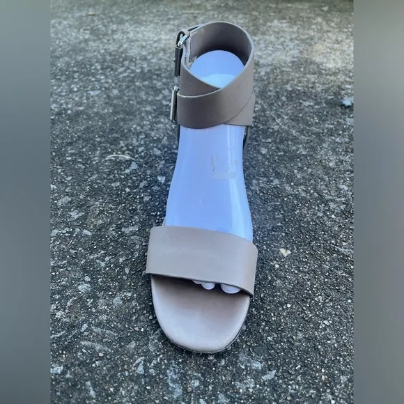 Vince Double Strap Leather Sandals Size 9 Taupe Block Heels