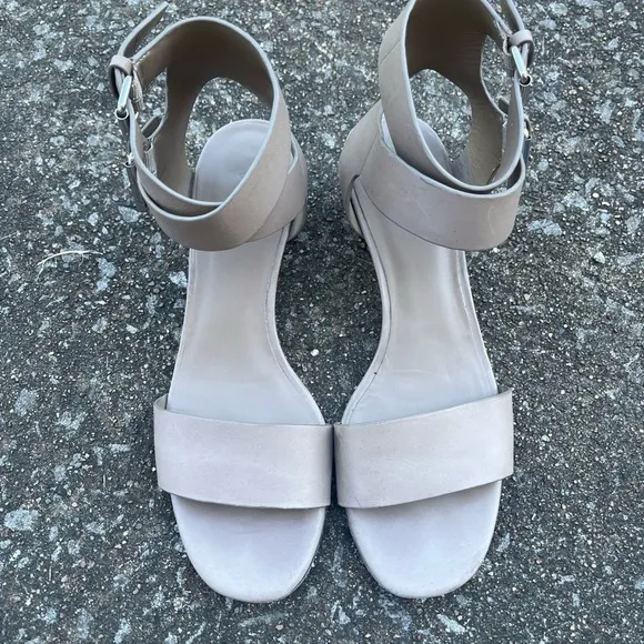 Vince Double Strap Leather Sandals Size 9 Taupe Block Heels