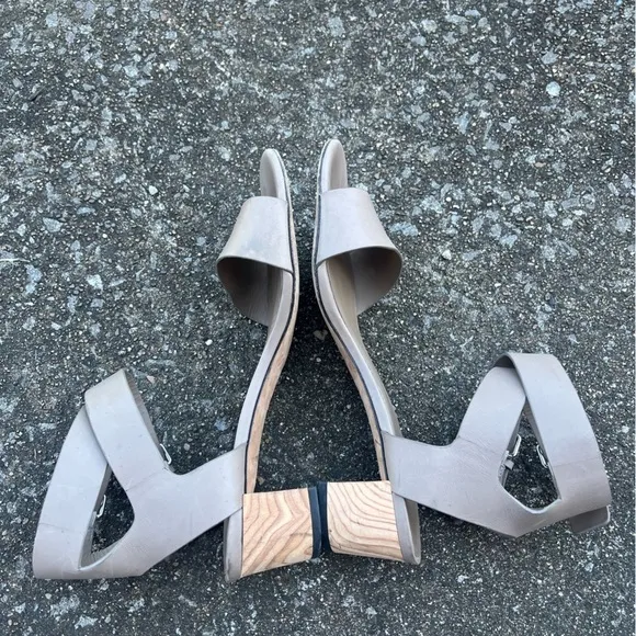 Vince Double Strap Leather Sandals Size 9 Taupe Block Heels