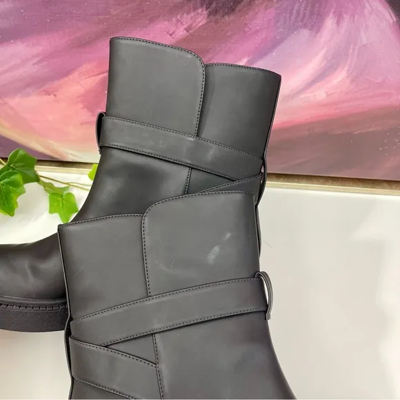 Vince Kaelyn Moto Waterproof Boots in Black Size 8.5