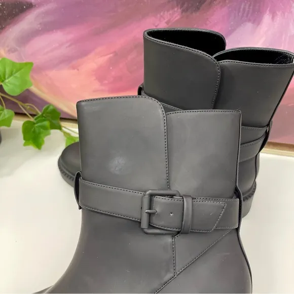 Vince Kaelyn Moto Waterproof Boots in Black Size 8.5