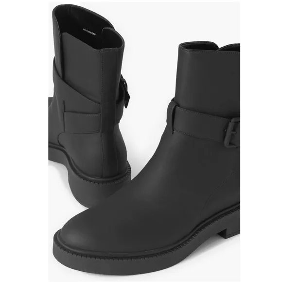 Vince Kaelyn Moto Waterproof Boots in Black Size 8.5