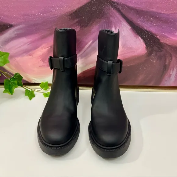 Vince Kaelyn Moto Waterproof Boots in Black Size 8.5