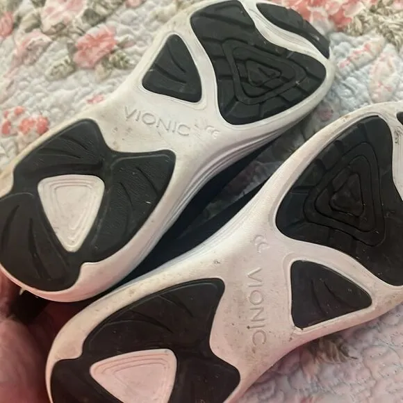 Vionic  Black Athletic Shoes