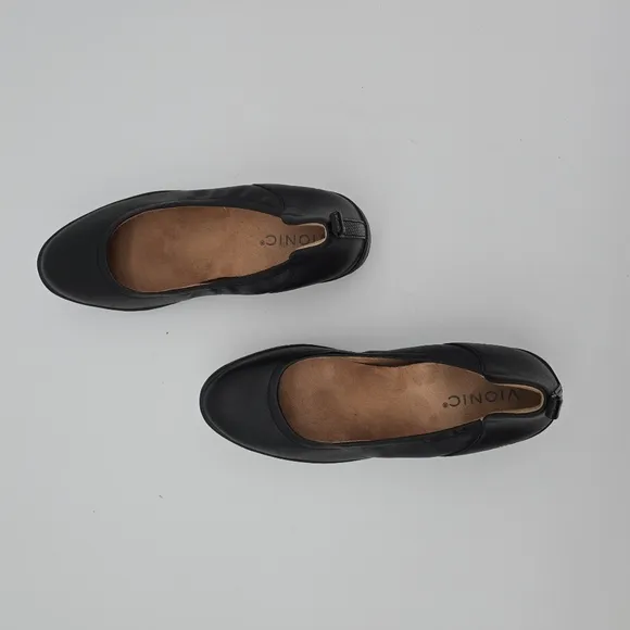 Vionic Jacey 7.5 Slip on shoes Close Toed Wedge Black Leather Round