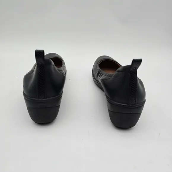 Vionic Jacey 7.5 Slip on shoes Close Toed Wedge Black Leather Round