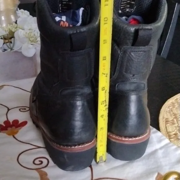 WOLVERINE WORK BOOTS OIL RESISTANT