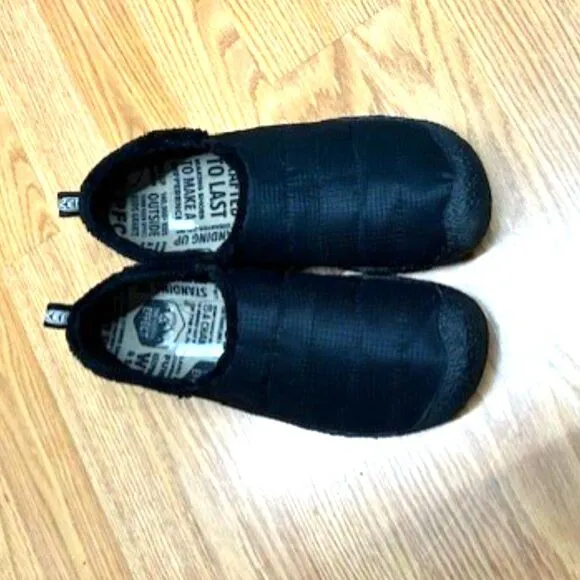 Womens 9 - Keen Women’s Howser II | Triple Black slip on shoes