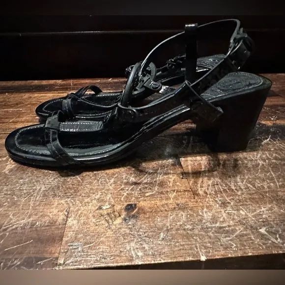 Women’s Authentic Tory Burch Miller Sandals Black patent 3” heels size 7.5 GUC