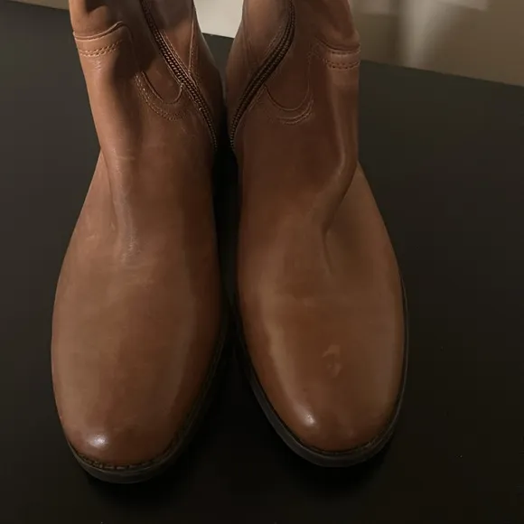 Women’s COACH Easton leather riding boots.  Size 9. Like new condition.
