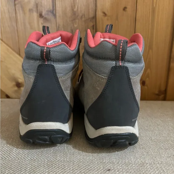 Women's Columbia Mount Carmel Mid Waterproof Hiking Boots | Size 10