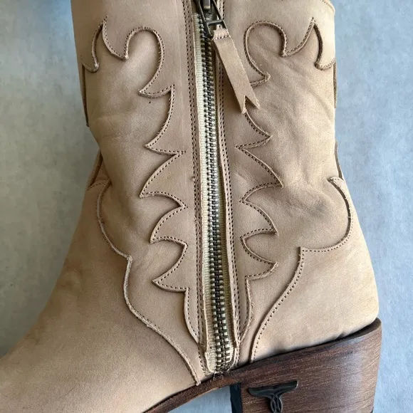Women's Lane Bone Firestone Cowgirl Shortie Ankle Boots Women’s size 9.5