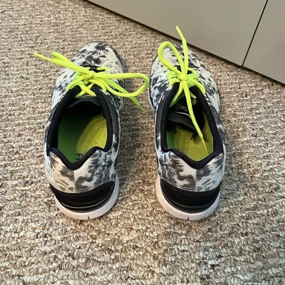 Womens nike free 5.0 running shoes