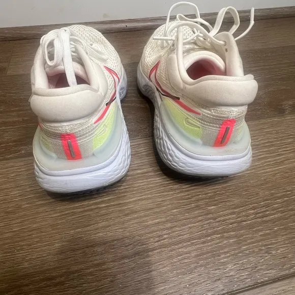 Women's Nike Zoom X Invincible Run Flyknit Running Shoes