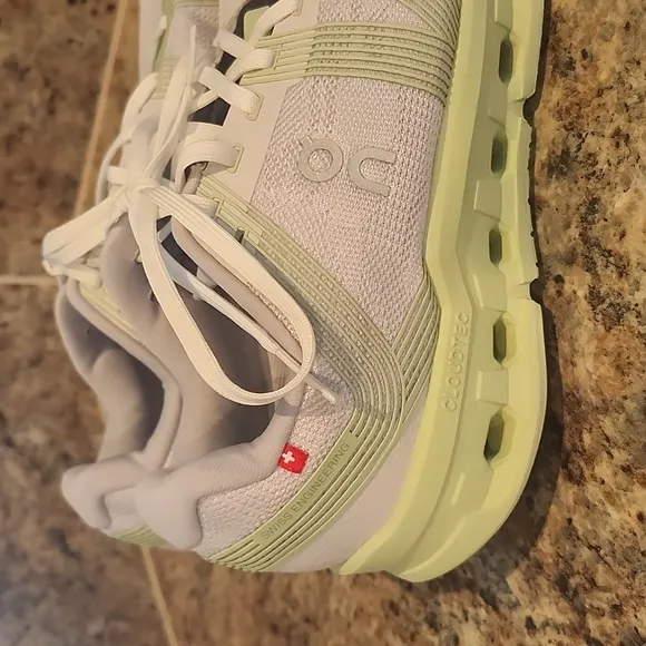 Women's On Cloudgo White Meadow Running Shoes Size 9