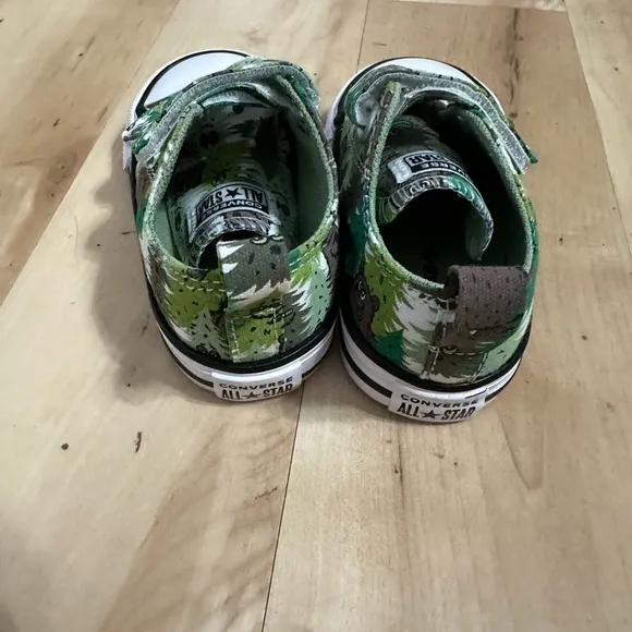 Woodland Toddler Converse Sneakers Velcro Excellent Condition Size 5
