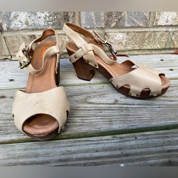 Y2K Wooden Heel Miz Mooz Cream &amp; Brown Heeled Sandals