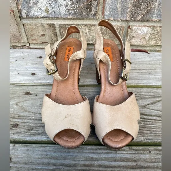 Y2K Wooden Heel Miz Mooz Cream &amp; Brown Heeled Sandals