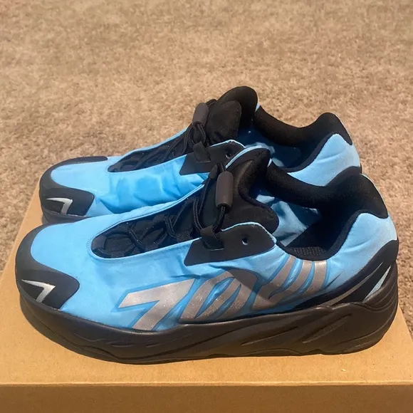 Yeezy 700 Boost