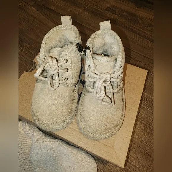 Ziggy Lou &amp; UGG Bundle